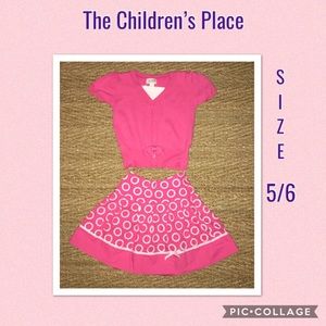 The Children’s Place 2 piece skirt/shirt size 5/6